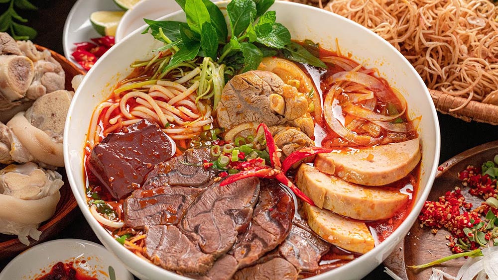 3 Weeks Vietnam Itinerary - hue beef noodle soup